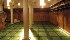 Salle de prière de la Mosquée de Paris.