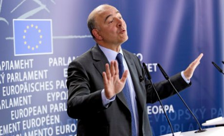 Hollande envoie Moscovici à Bruxelles