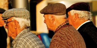 Le "papy-boom" a commencé. Préparez vos casquettes.