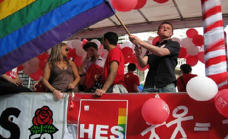 Le PS veut légaliser le mariage gay et l'homoparentalité