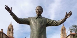 nelson mandela statue
