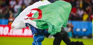 foot algerie drapeau
