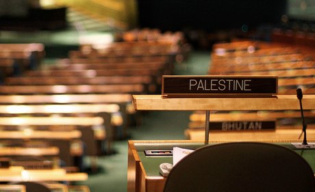 Le PS répare ses fissures à la colle palestinienne