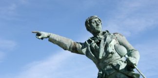 Surcouf Najat Vallaud-Belkacem Les Républicains