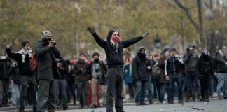 black blocs etat urgence cop