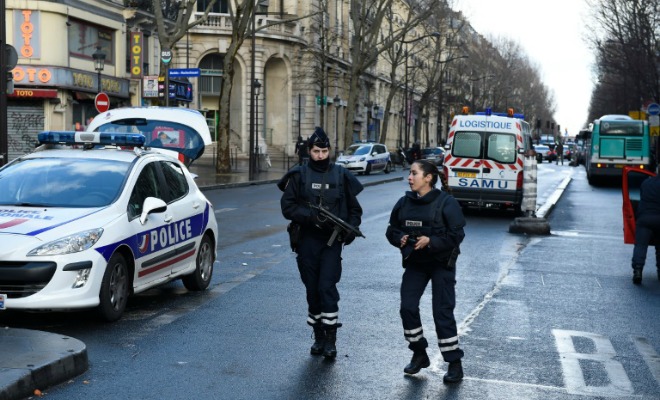 Un assaillant djihadiste abattu devant le commissariat de la Goutte d’Or, à Paris