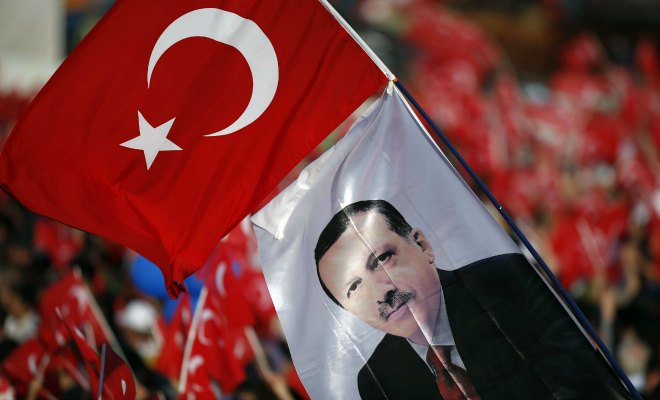 Turquie: Erdogan puissant mais isolé