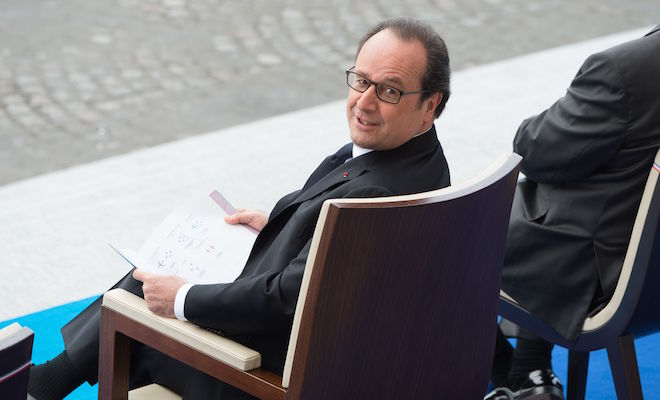 Hollande: un coiffeur payé 10 000 euros, et alors?