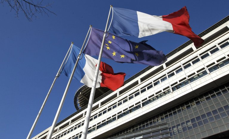 Baisser l&rsquo;impôt sur les sociétés: une nécessité nationale