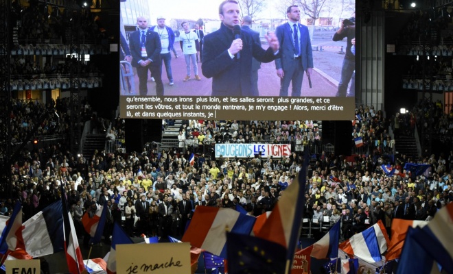 Emmanuel Macron François Hollande Campagne présidentielle Marine Le Pen 