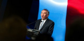 francois bayrou demagogie macron fillon