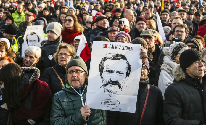 lech walesa pologne services secrets