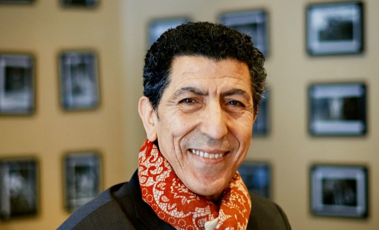 Slimane Zeghidour: avoir cinq ans en Kabylie