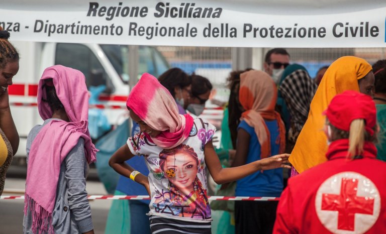 Immigration, droit du sol, multiculturalisme: l’Italie découvre les débats français