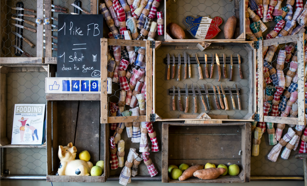 La déco du restaurant Pedzouille. Photo: Hannah Assouline