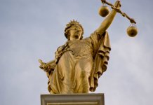 Enfant brûlé au visage à Mayotte : la mère n’écope que de deux ans de sursis