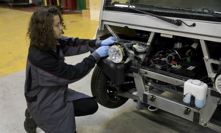 Il faut revaloriser l&rsquo;apprentissage des métiers manuels en France