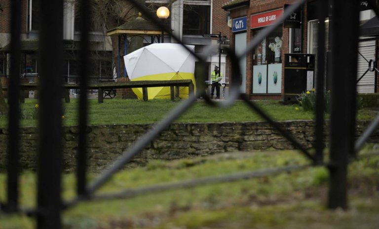 Telford: silence, on viole !