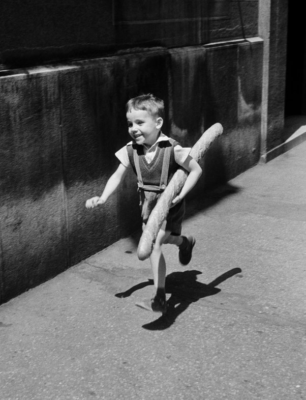 WILLY RONIS Le petit Parisien, 1952 The little Parisian boy, 1952 © Ministère de la Culture - Médiathèque de l'architecture et du patrimoine, dist. RMN-GP, donation Willy Ronis