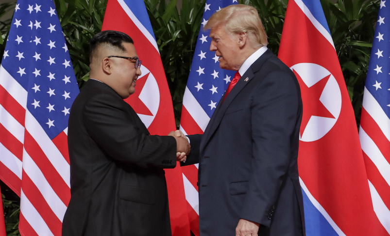 Kim-Trump: deux mains est un autre jour