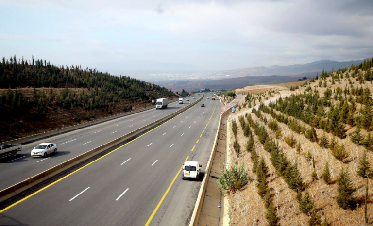 Algérie: les aventuriers de l’autoroute perdue