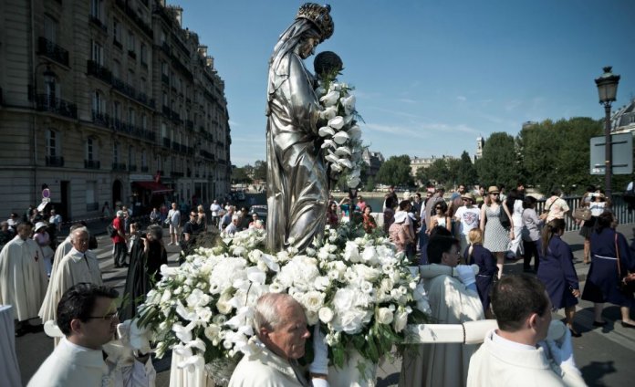 assomption 15 aout macron