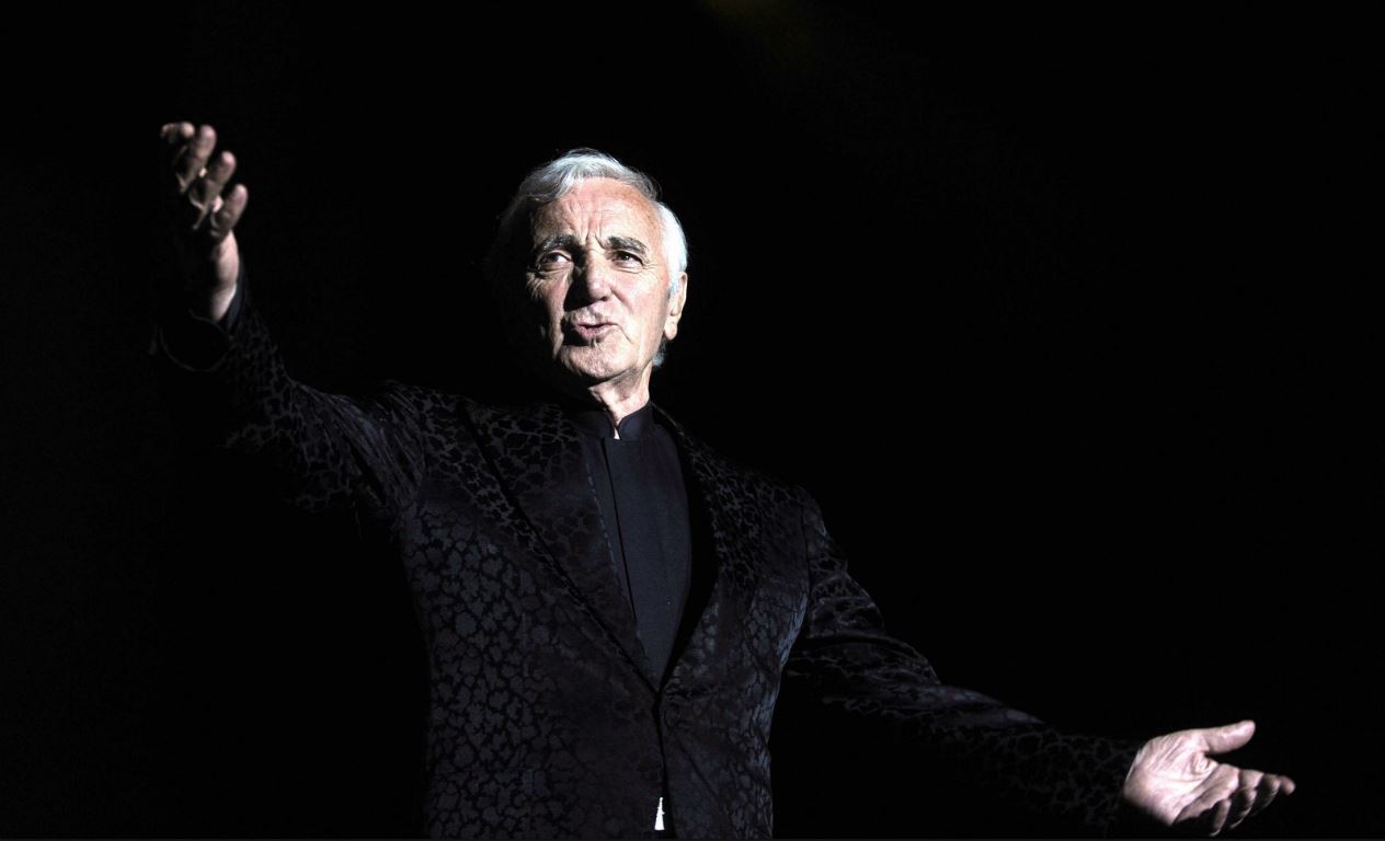 Charles Aznavour, viens voir le comédien…