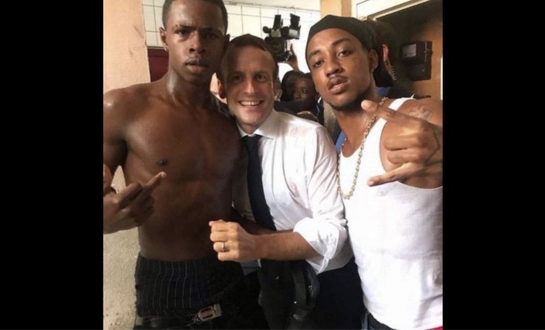 Macron aux Antilles: juste un doigt?