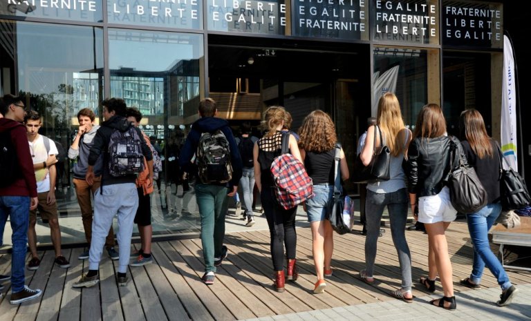 Entre peur et idéologie, l&rsquo;école abandonne la laïcité
