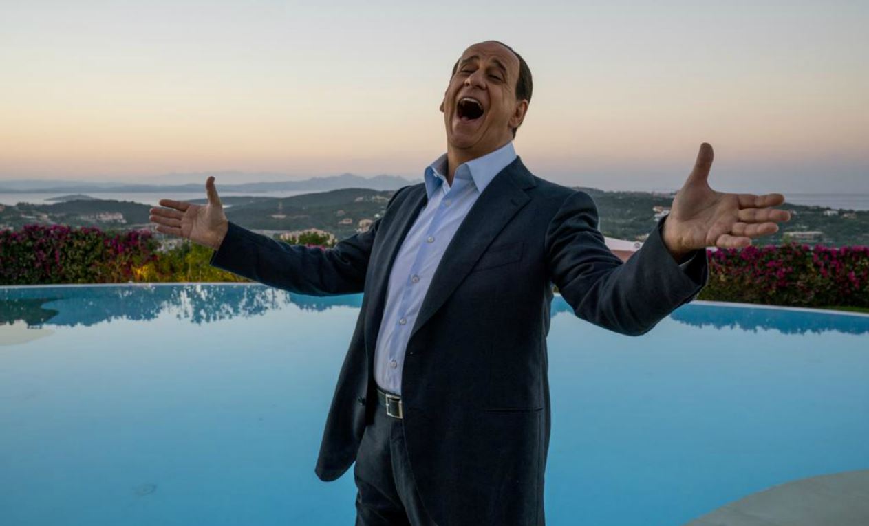 « Silvio et les autres »: Sorrentino crucifie (magistralement) Berlusconi