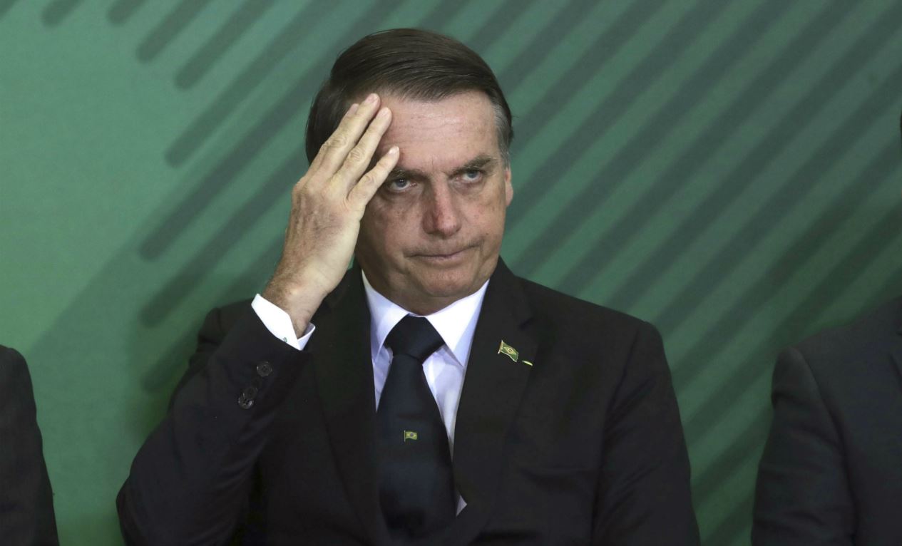 Au Brésil, Bolsonaro tient son Blanquer
