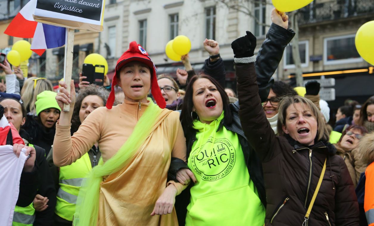 femmes gilets jaunes mai 68