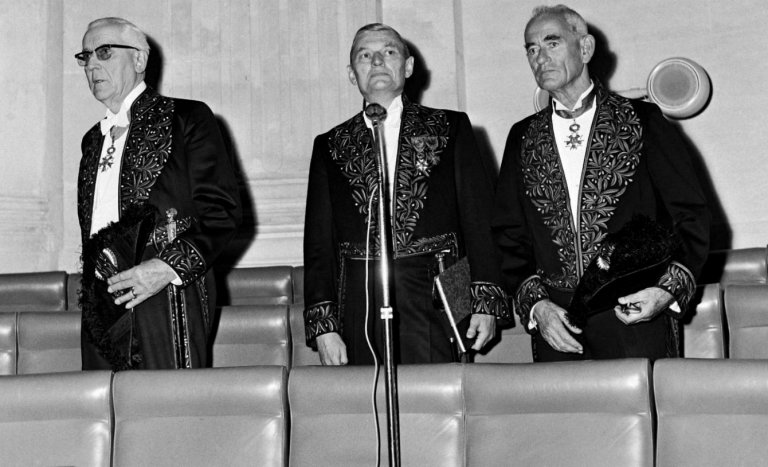 Jacques de Lacretelle, en vert et contre tout