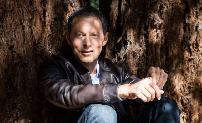 Marc-Olivier Fogiel: « Ce n&rsquo;est pas la génétique qui m&rsquo;a fait père, c&rsquo;est le désir »