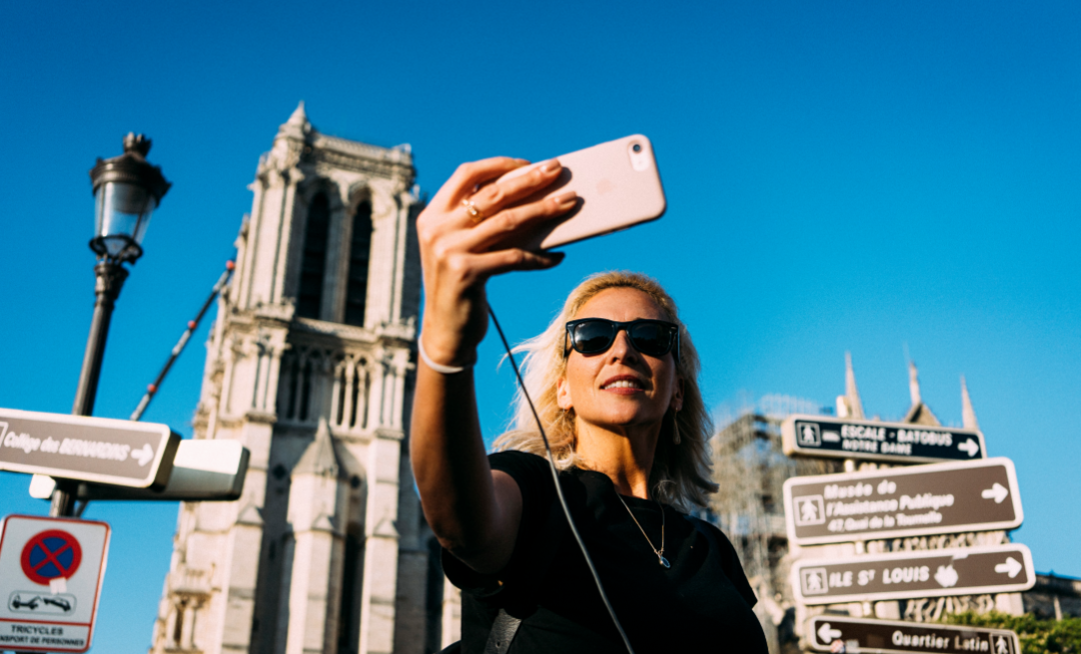 Parvis de la cathédrale Notre-Dame de Paris, 20 avril 2019. Photo: Denis Meyer / Hans Lucas / AFP