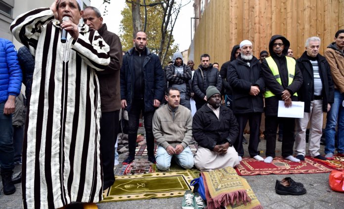 discrimination-religion-prieres-rue-clichy
