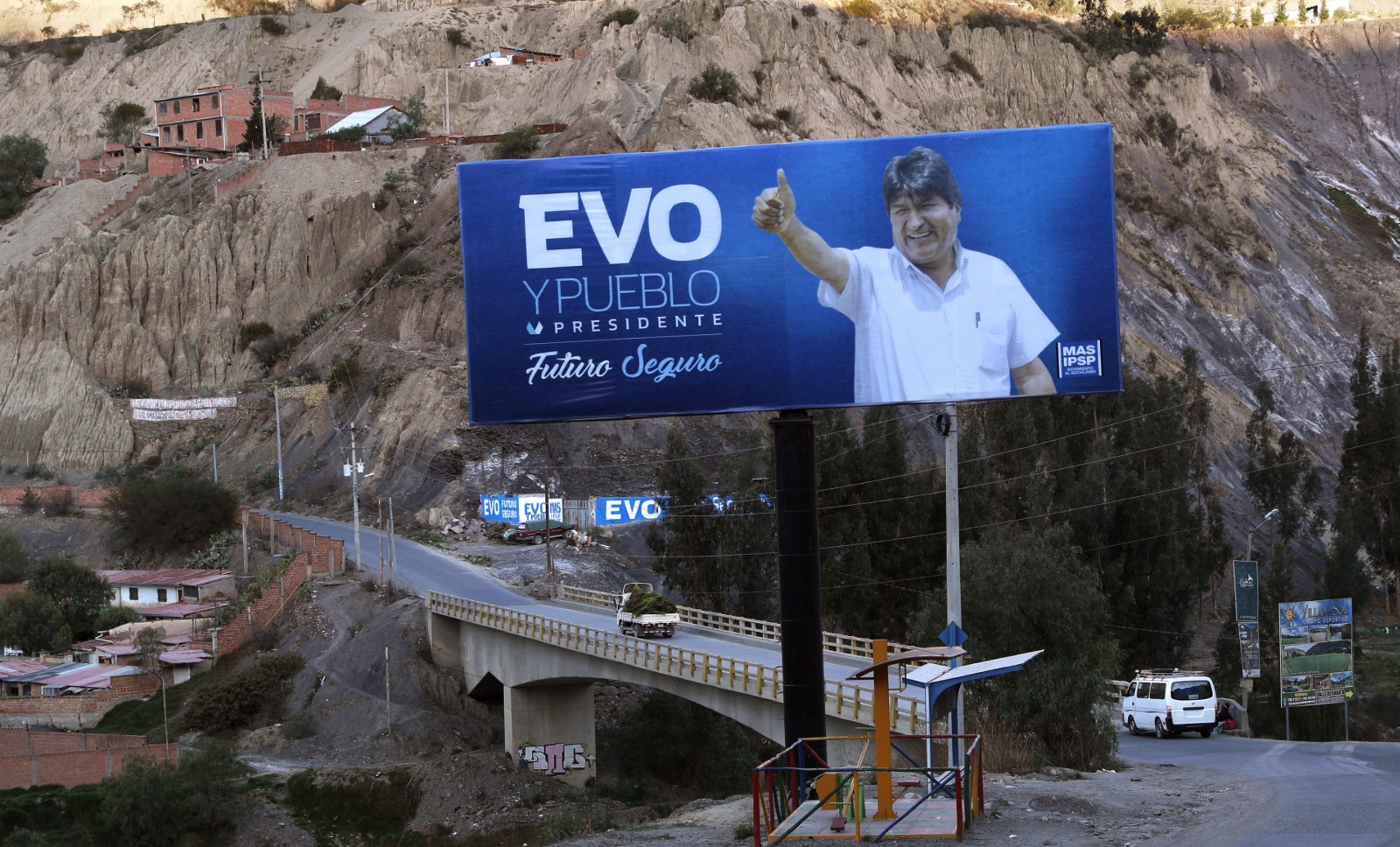 Affiche de campagne pour le président sortant Evo Morales, octobre 2019 ©Juan Karita/AP/SIPA Numéro de reportage: AP22386620_000001