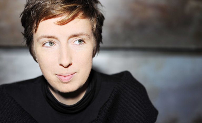 Le militaire et la militante