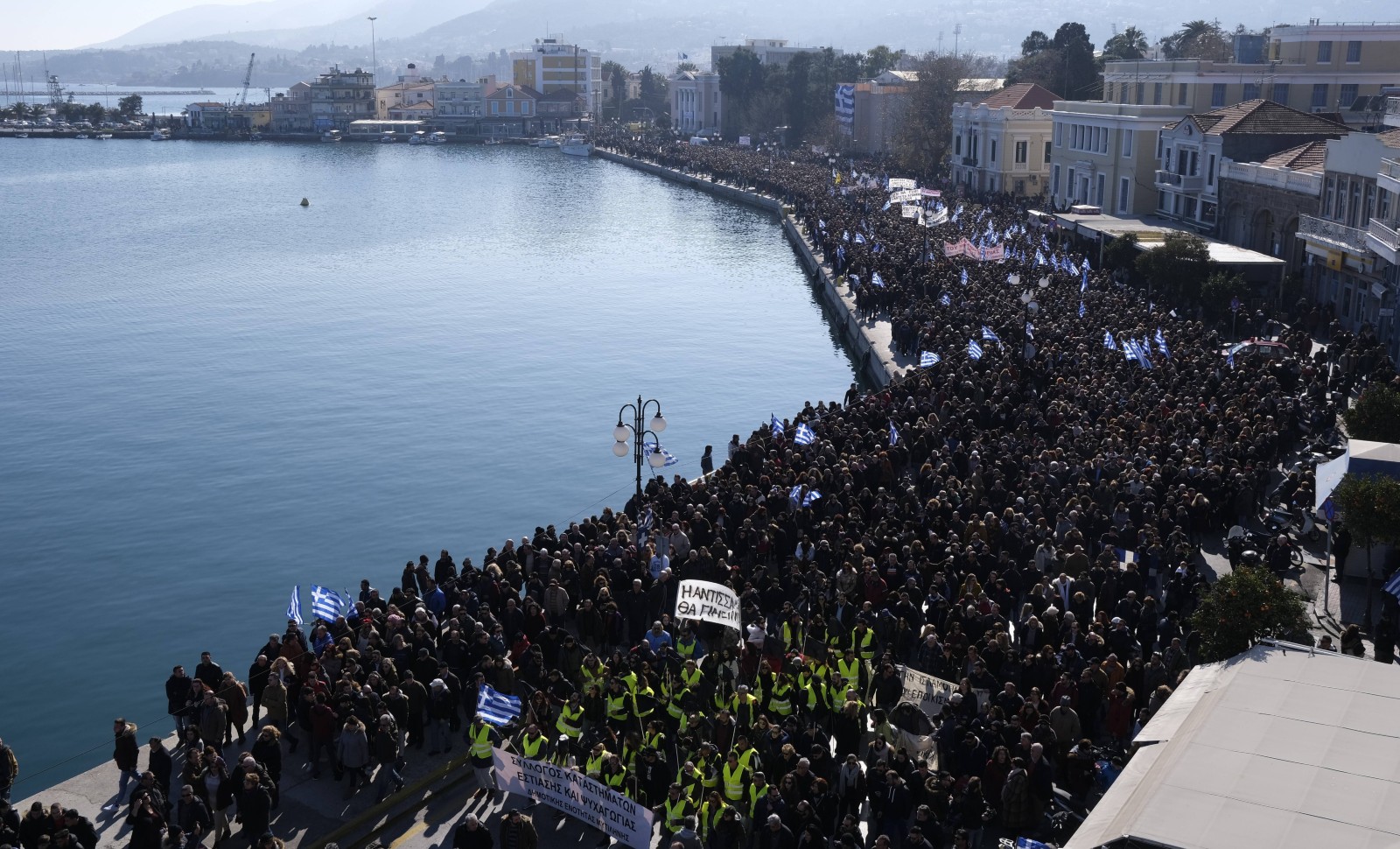 Migrants: grève générale dans les îles grecques