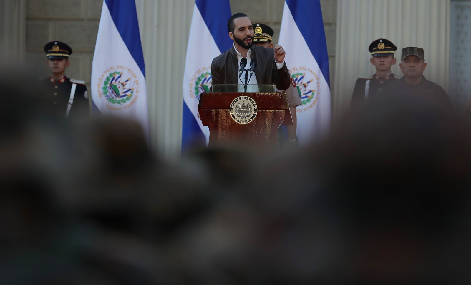El Salvador: la lutte des pouvoirs entamée