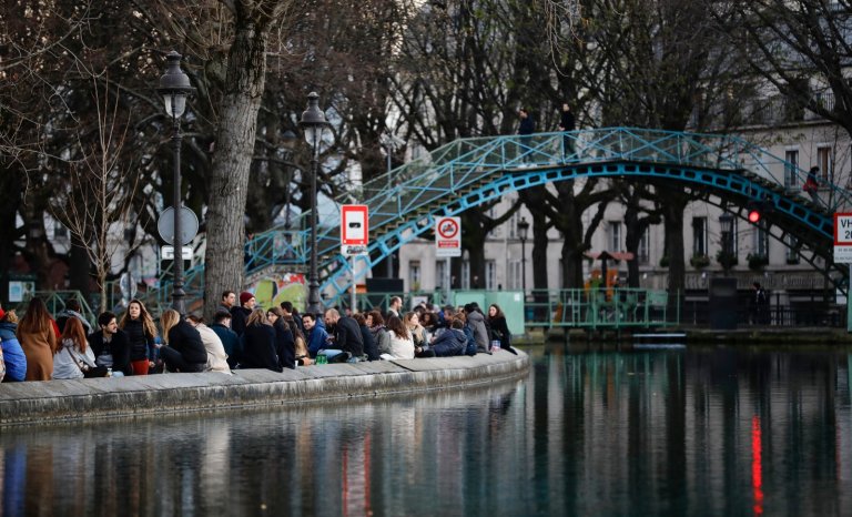 Confinement à la française