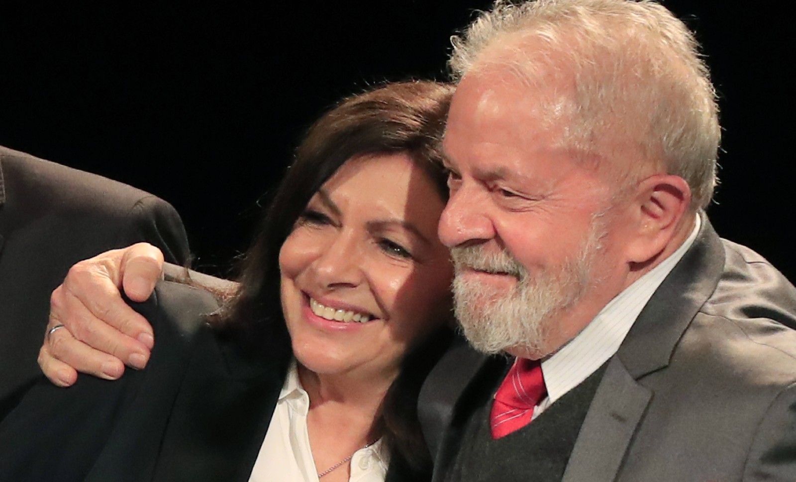 Hidalgo soutenue par Lula: est-ce bien légal?