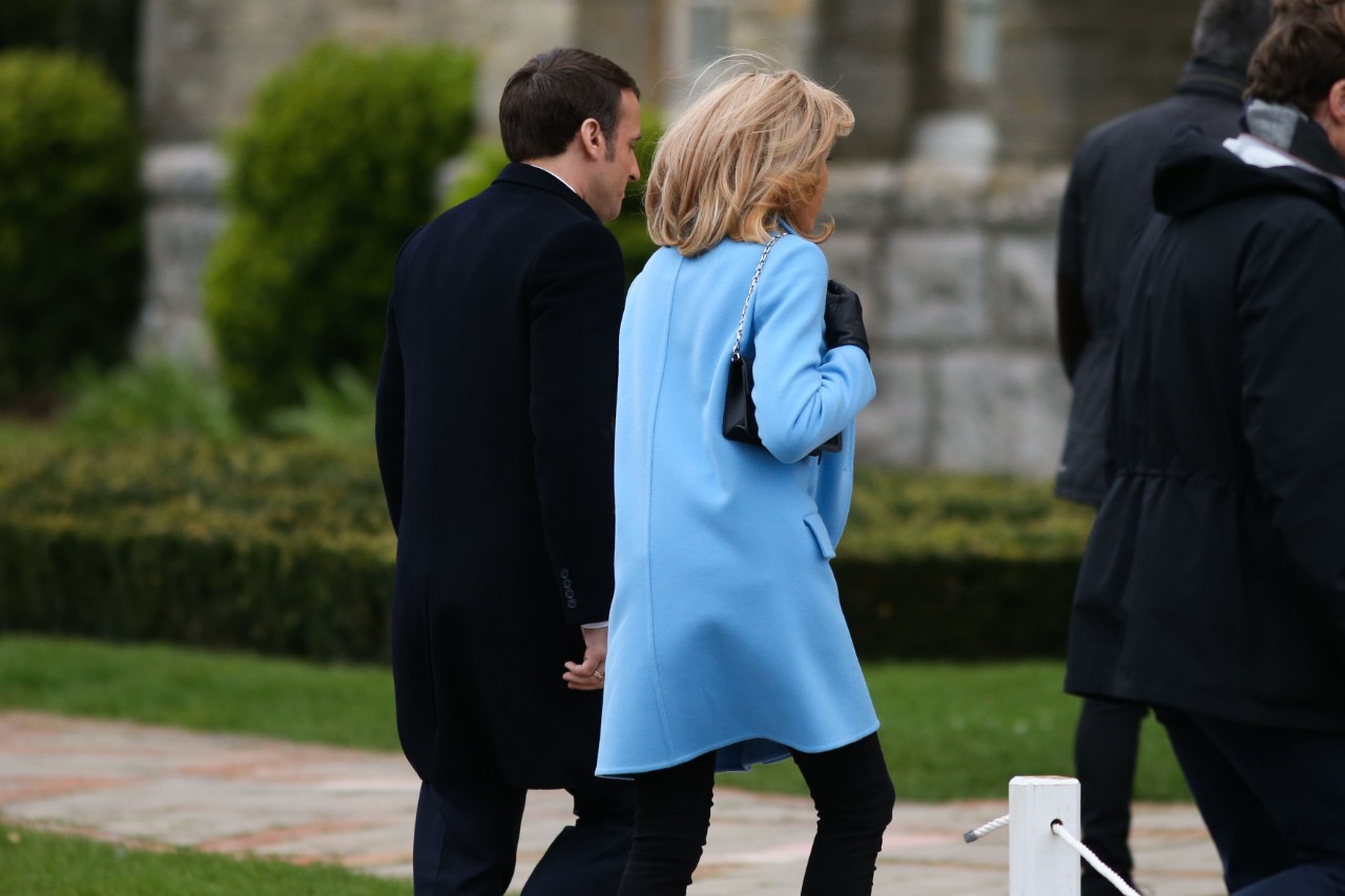 Emmanuel Macron et sa femme vont voter au Touquet, le 15 mars. © Maxime Le Pihif/SIPA Numéro de reportage: 00950012_000003