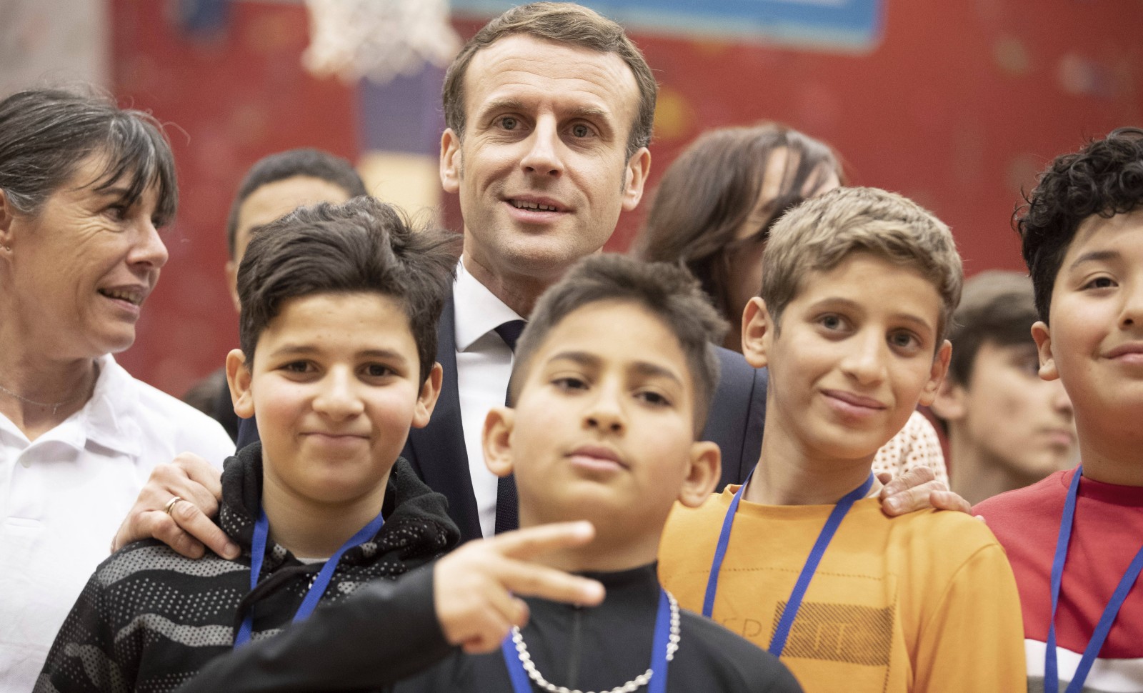 Emmanuel Macron invoque la République… et oublie la France