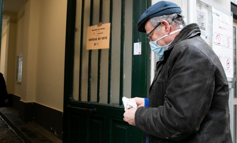 Toutes les boutiques étaient fermées, sauf celle de Gérard Larcher