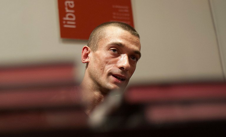 Enquête sur l&rsquo;œuvre artistique de Piotr Pavlenski