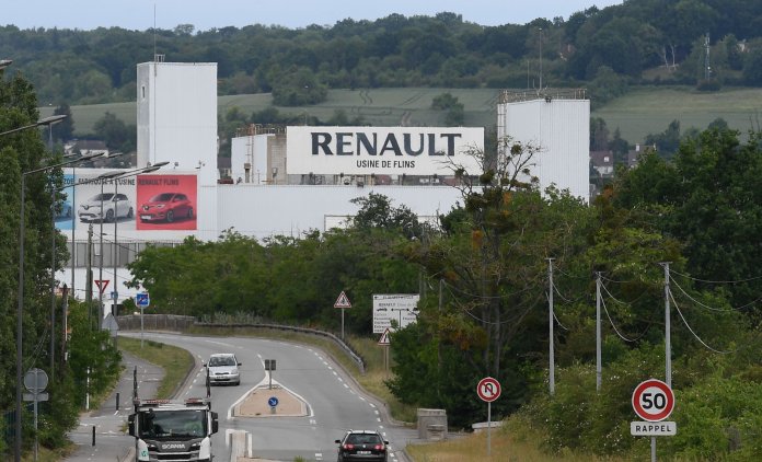 Renault-Flins-Usine-Industrie-Relocalisation
