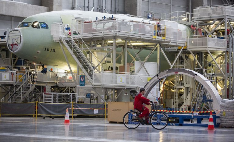 La production d’avions de ligne devrait chuter de moitié cette année