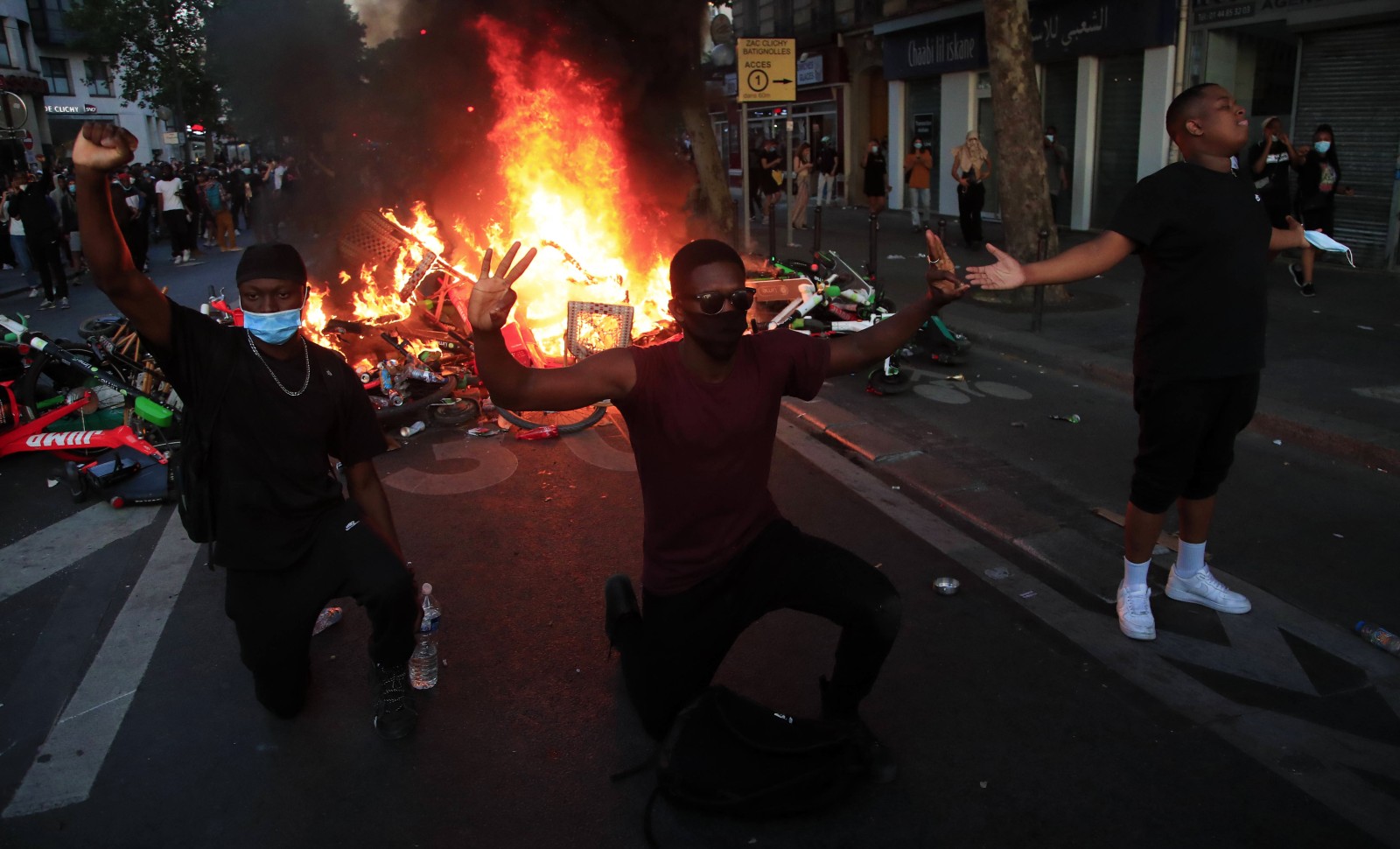 Le 2 juin, la manifestation du comité Assa Traoré dégénère à Paris © Michel Euler/AP/SIPA Numéro de reportage: AP22460788_000002