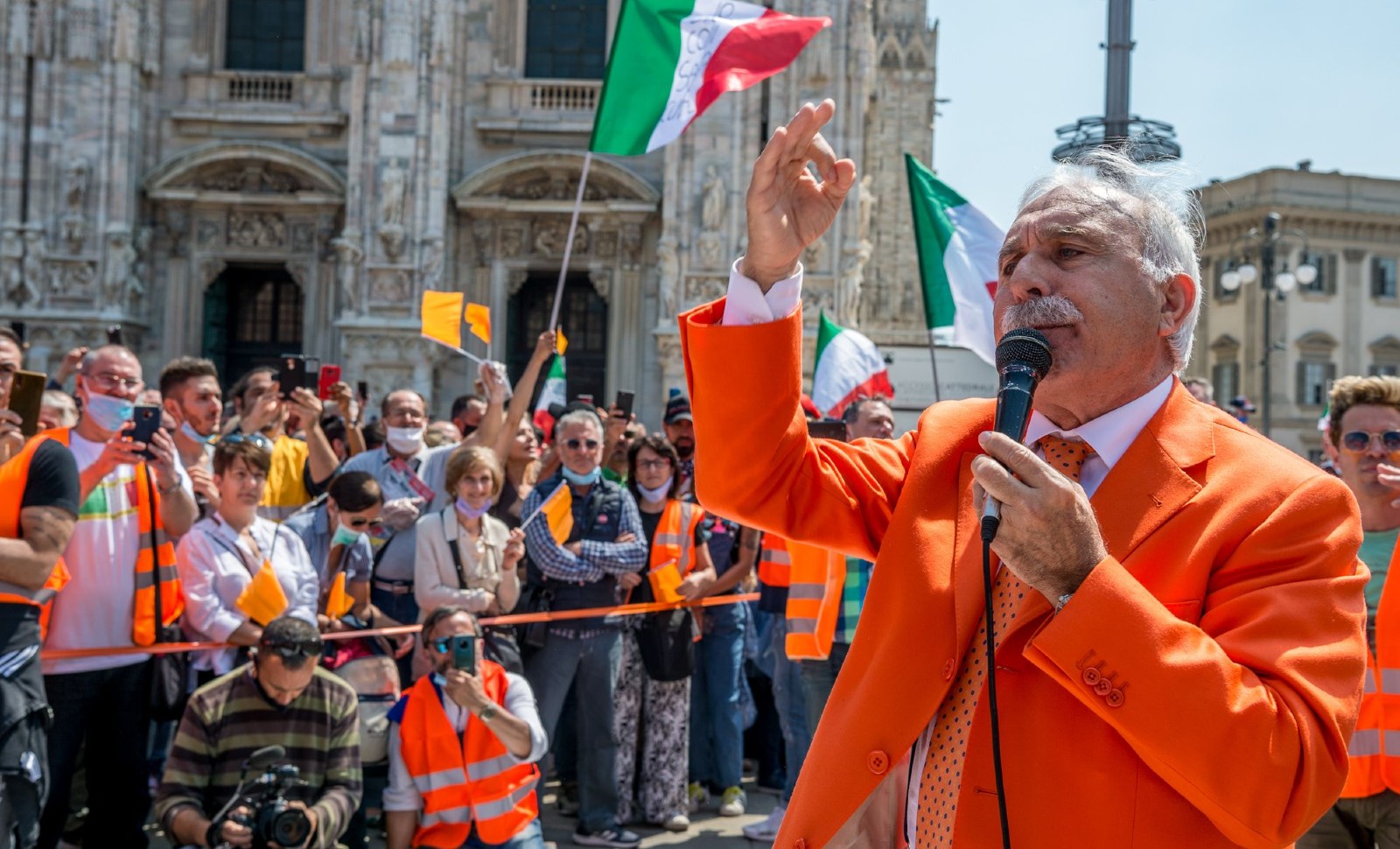 Italie: les gilets oranges créent le populisme sanitaire